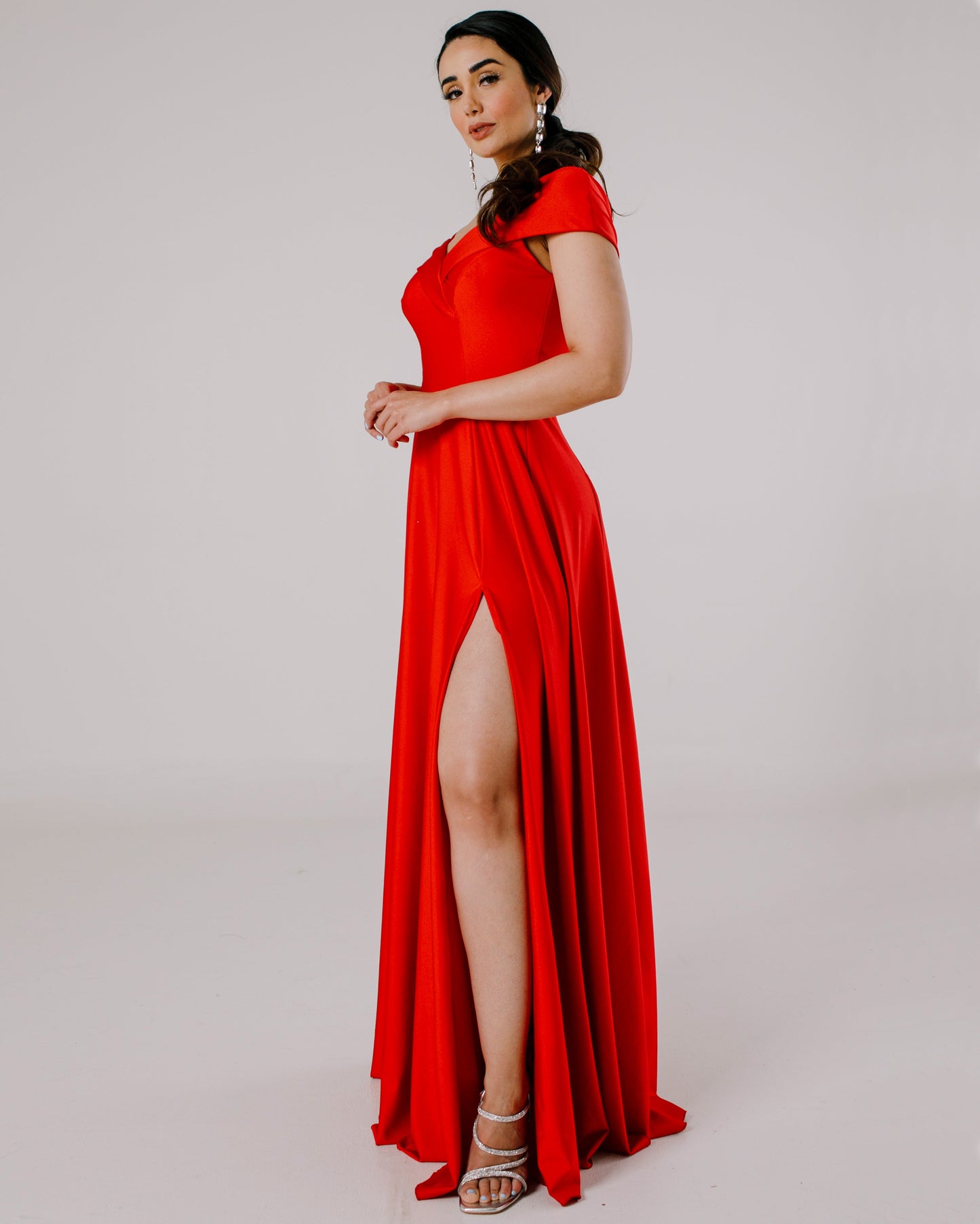 Long dress with slit and sleeves