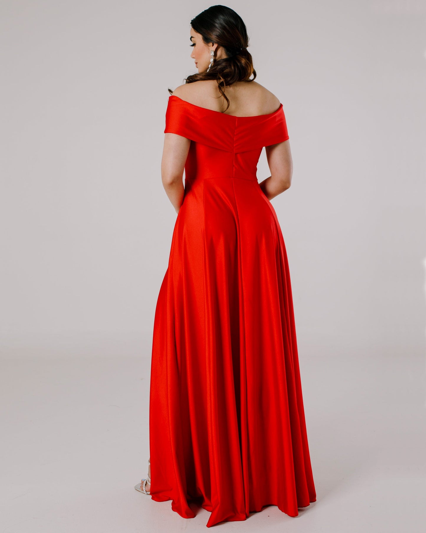 Long dress with slit and sleeves