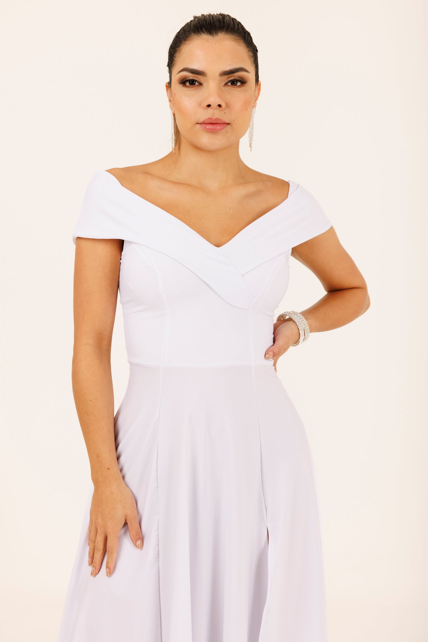Long dress with slit and sleeves
