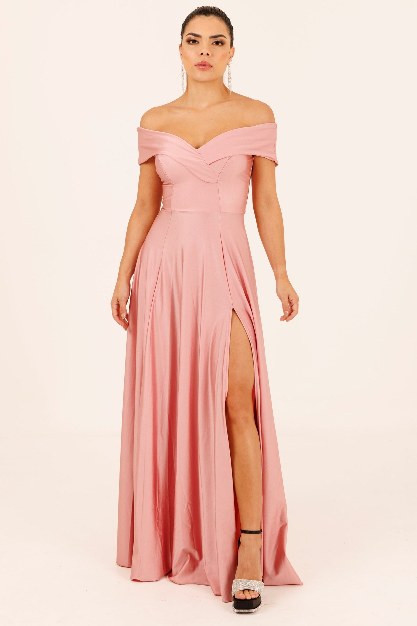 Long dress with slit and sleeves