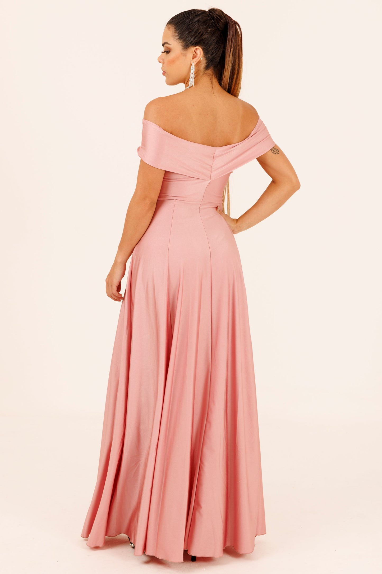 Long dress with slit and sleeves
