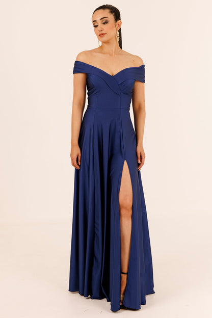 Long dress with slit and sleeves